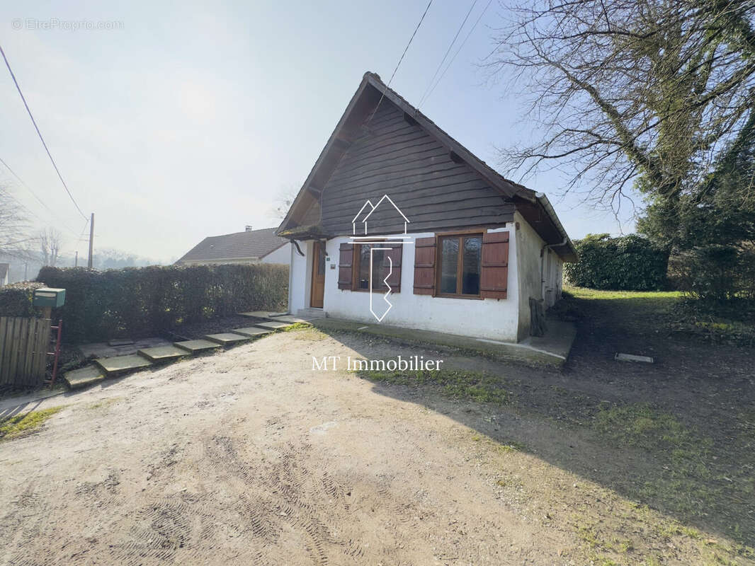 Maison à AIX-EN-ISSART