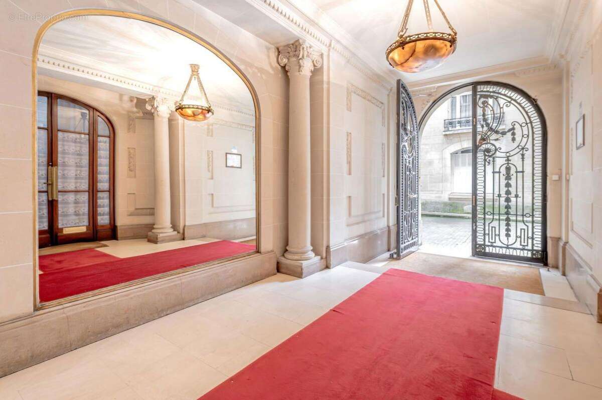 Appartement à PARIS-17E