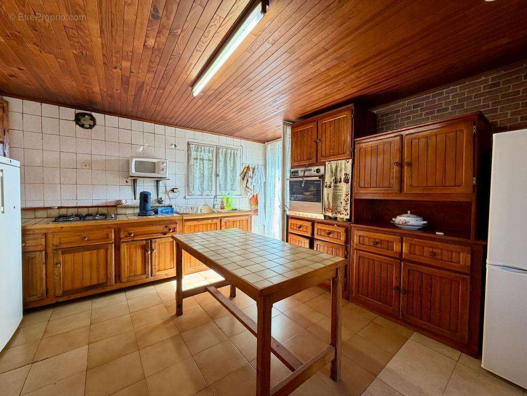 Maison avec grange réhabilitable – Fort potentiel – Voissant - photo 2