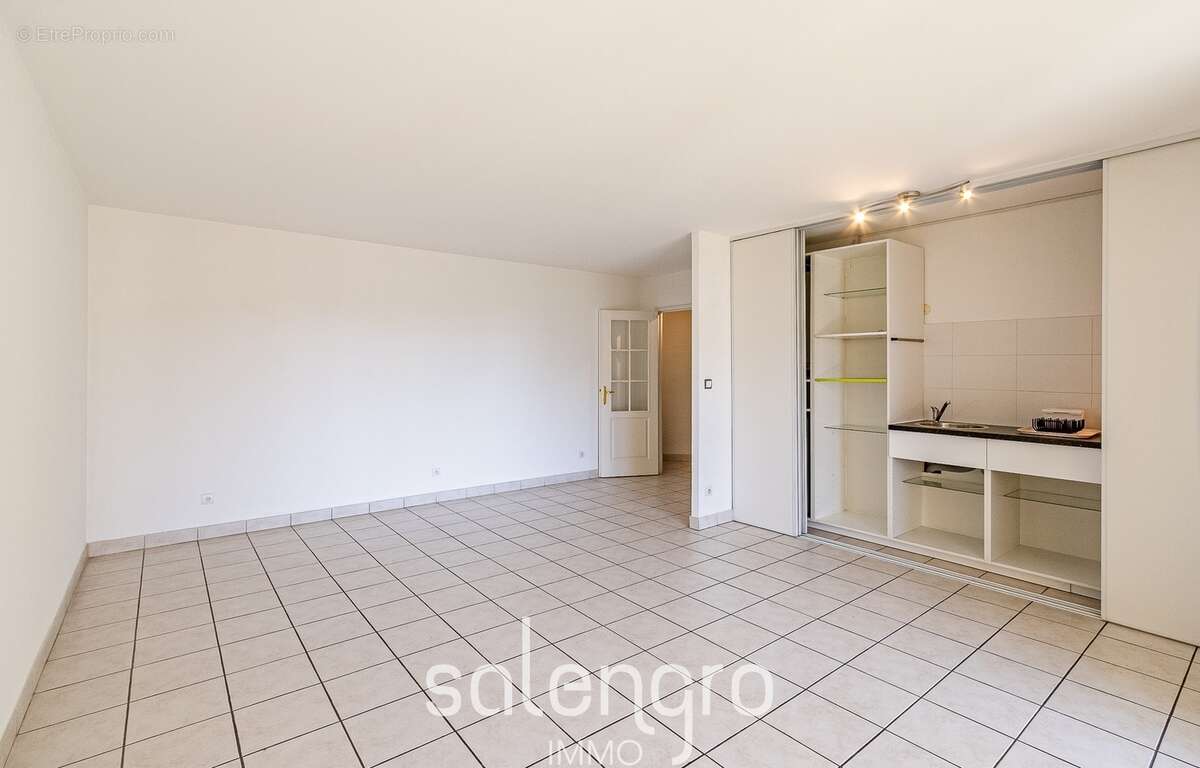 Appartement 60 m² à Villeurbanne  - photo 2
