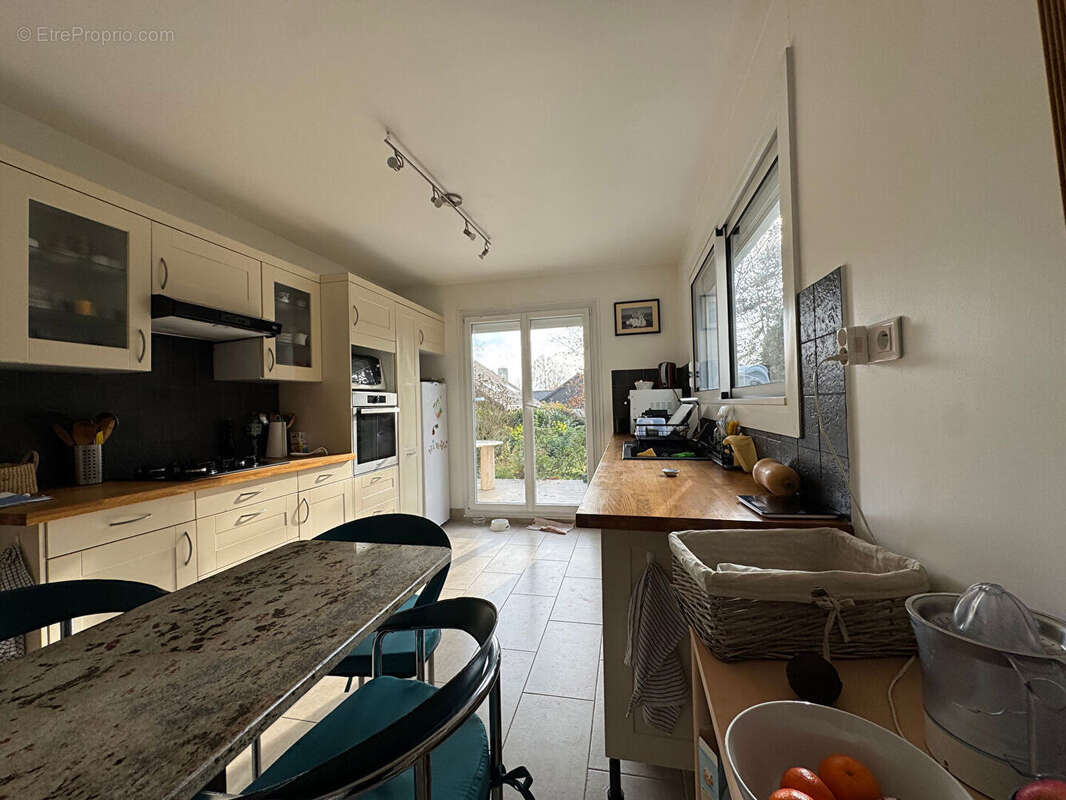 Maison à SAINT-NOM-LA-BRETECHE