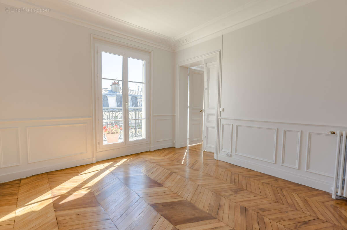 Appartement à PARIS-8E