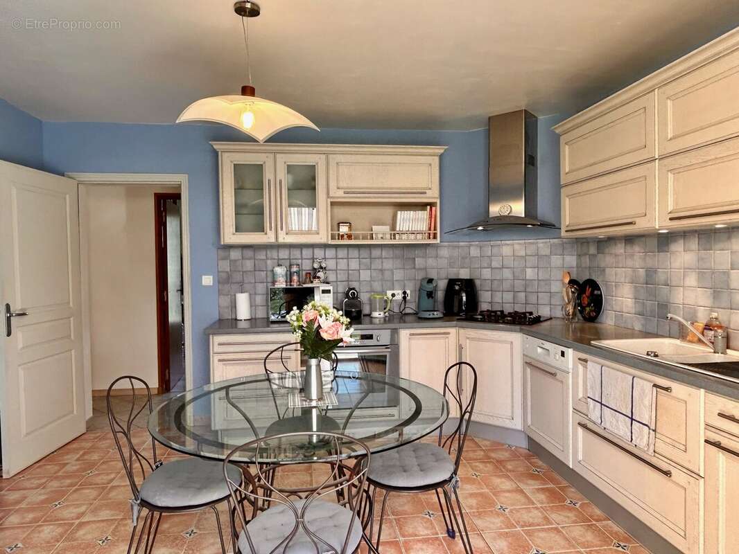 Maison à CENAC-ET-SAINT-JULIEN