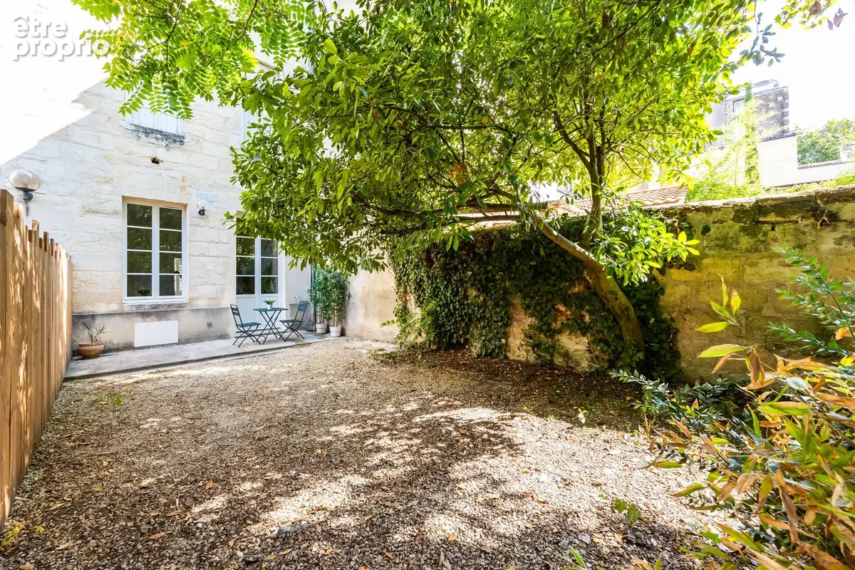 Bordeaux coeur de saint seurin - t2 avec jardin - photo 5