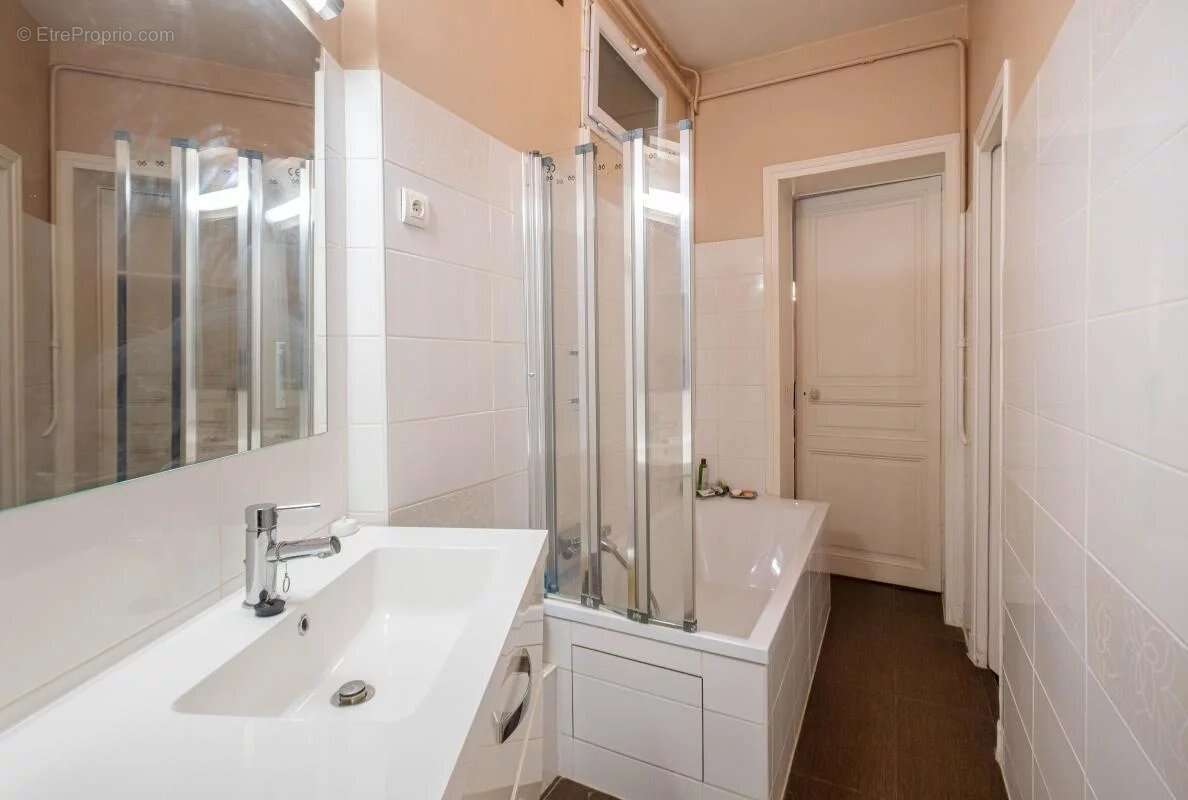 Appartement à PARIS-11E