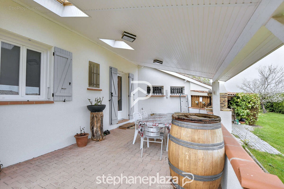 Maison à SAINTE-FOY-D&#039;AIGREFEUILLE