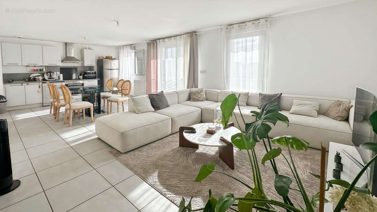 Appartement à BEAUMONT-LES-VALENCE