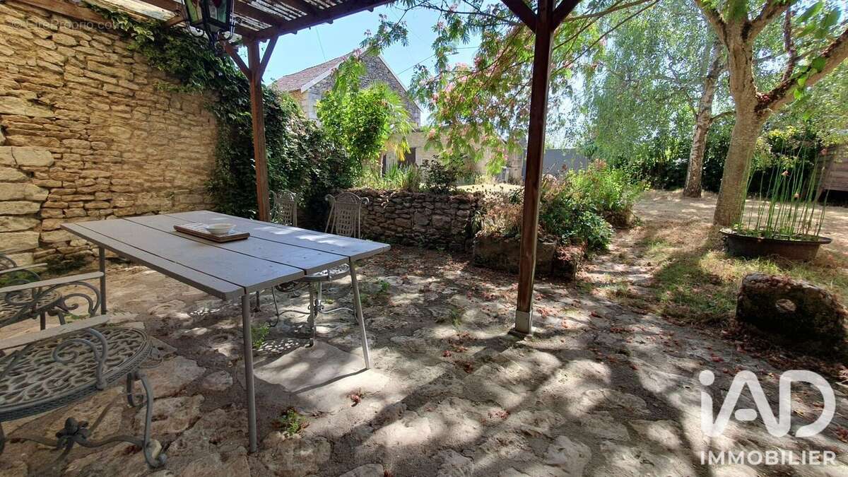 Maison 182 m² à Montreuil-Bellay  - photo 2