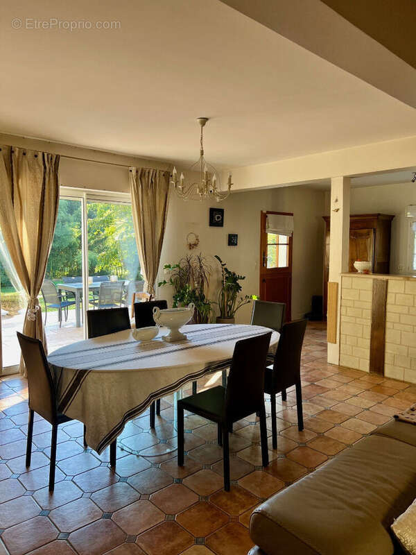 Maison à PARCAY-MESLAY