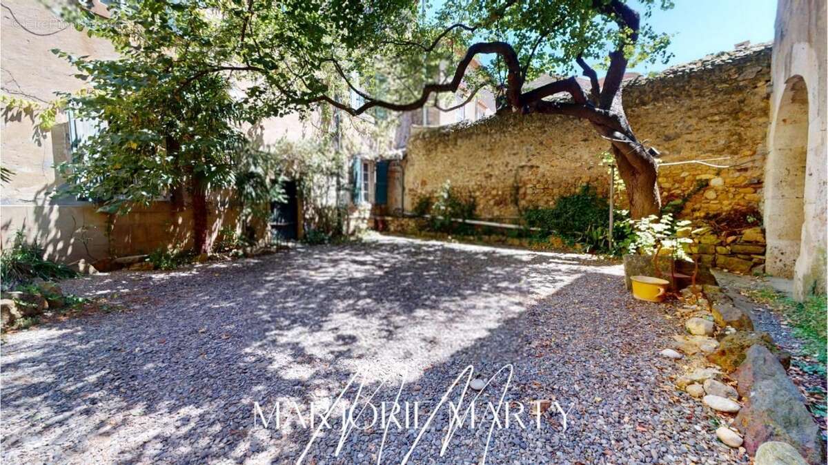 Maison à LEZIGNAN-CORBIERES
