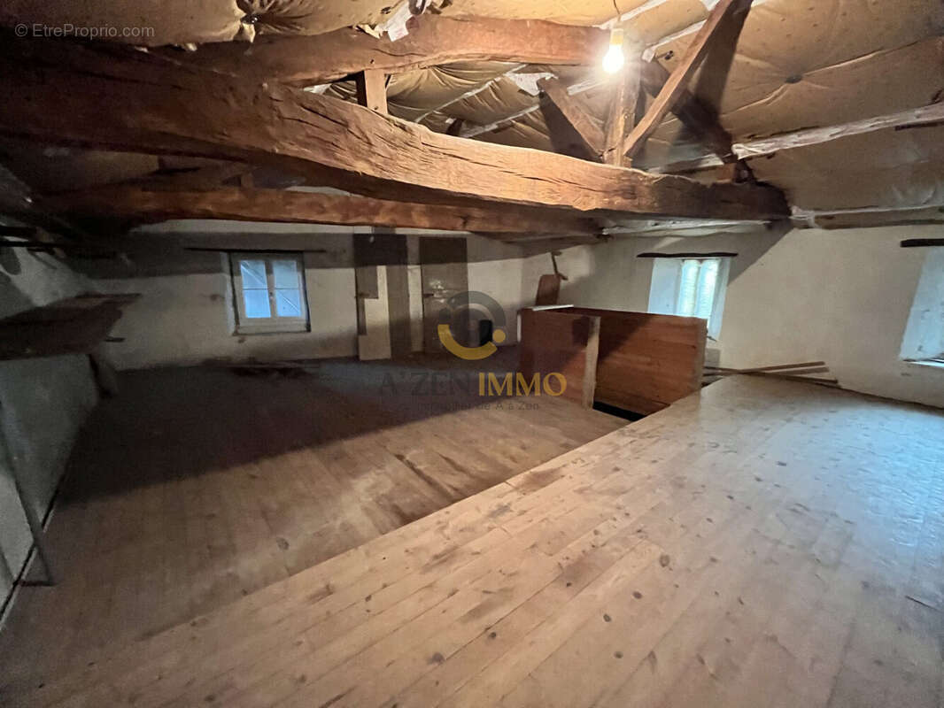 Maison à MONCOUTANT