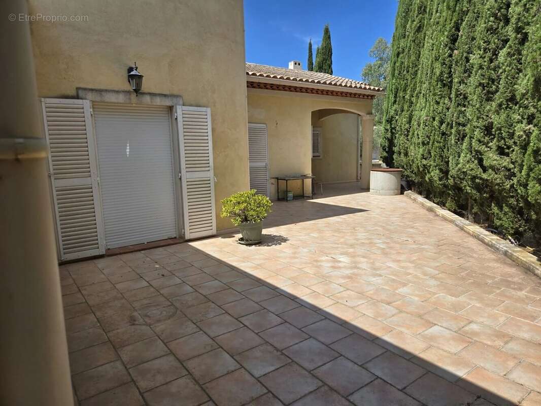 Maison à SOLLIES-PONT