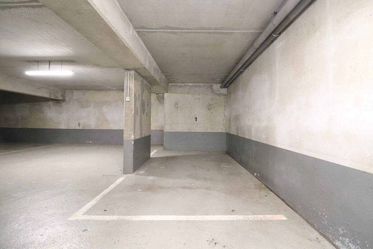 Parking à PARIS-13E