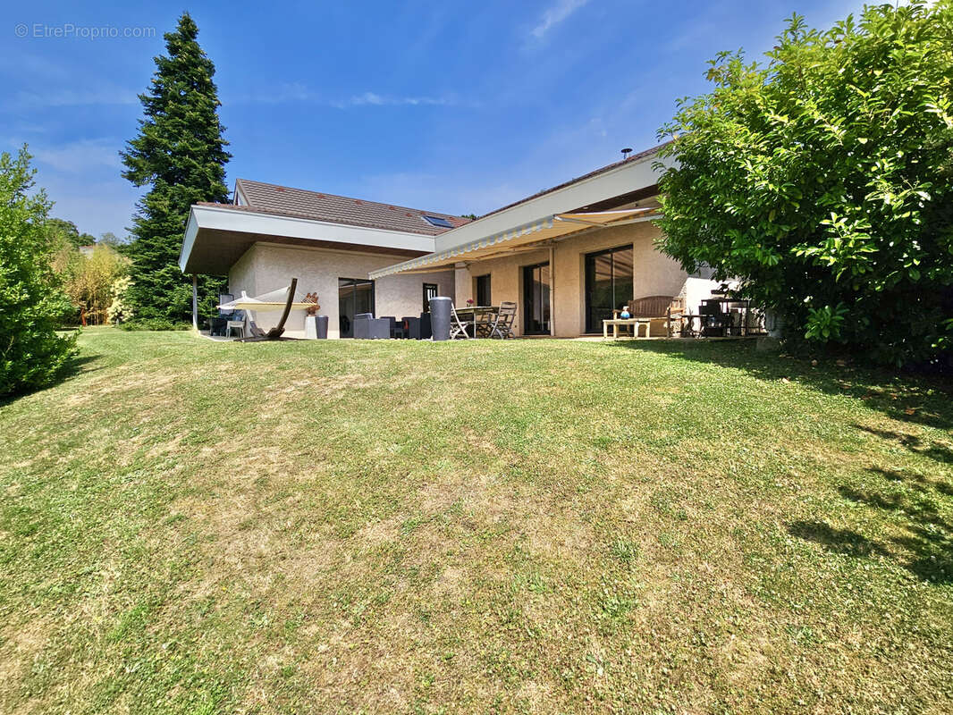 Maison à LAY-SAINT-CHRISTOPHE