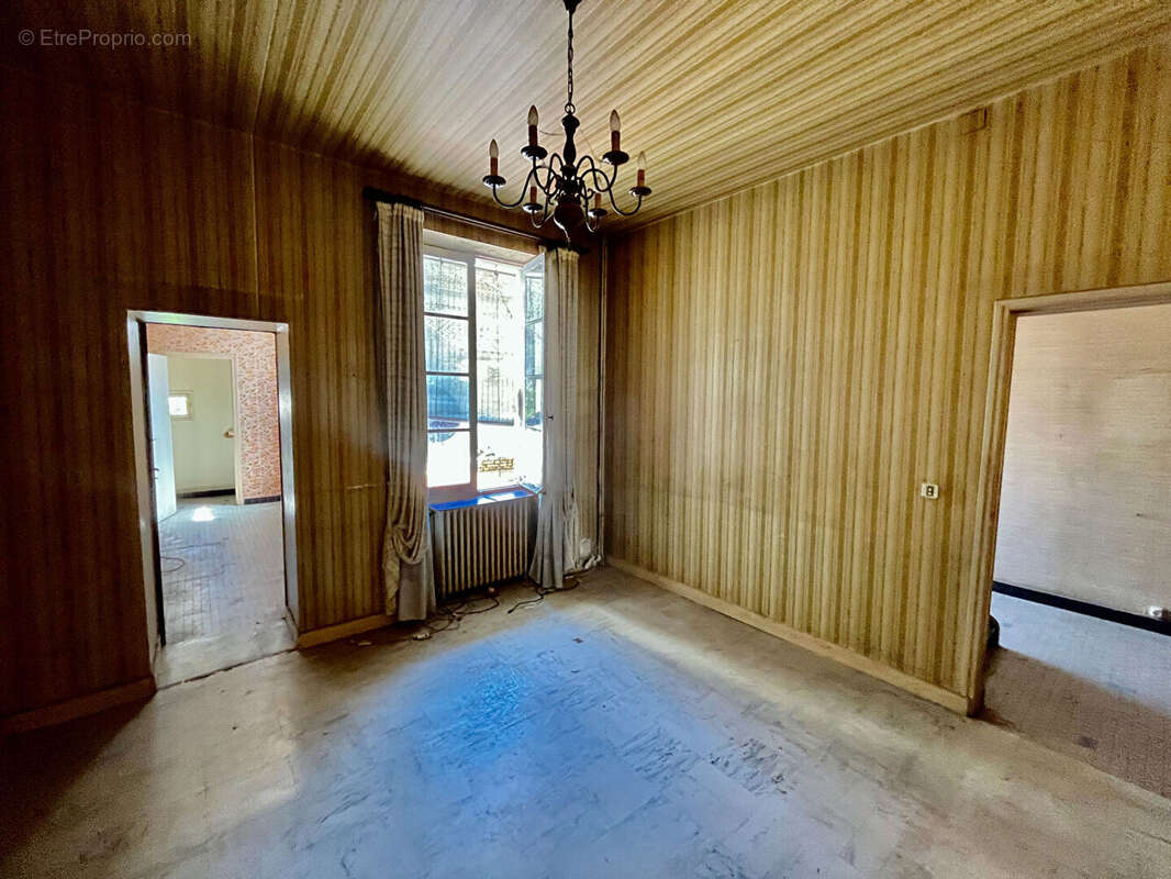 Villeneuve-sur-Lot, à quelques minutes à pied des commodités, un ensemble immobilier rare au coeur de la ville composé de 2 bâti - photo 18