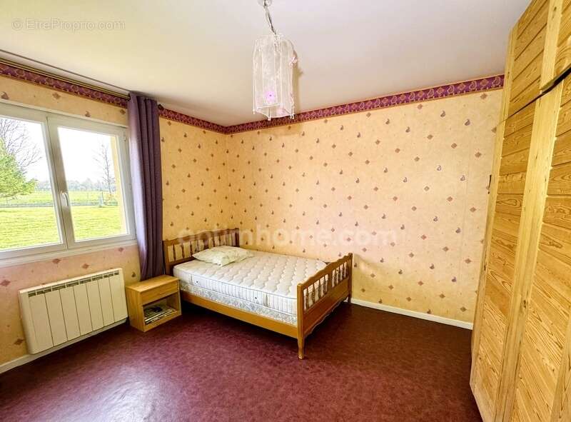 Maison familiale avec 4 chambres, terrain de 9 000 m², dépendances et vie de plain-pied possible - Belle Vie en Auge(14270) - photo 8