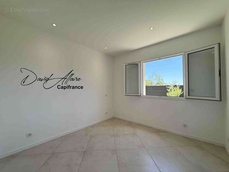 Maison de plain-pied récente – 81,5 m² – 3 chambres – Garage - Châteauneuf-de-Chabre (05) - photo 13