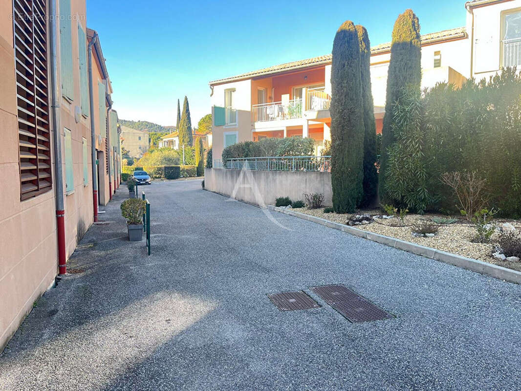 Appartement type3 de 68.78 m2 en rez de jardin avec jardinet box manosque - photo 13