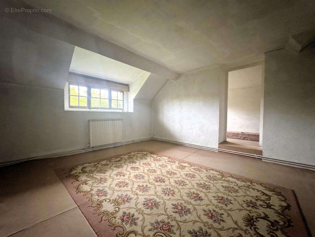 Maison à DAMPIERRE-SOUS-BOUHY