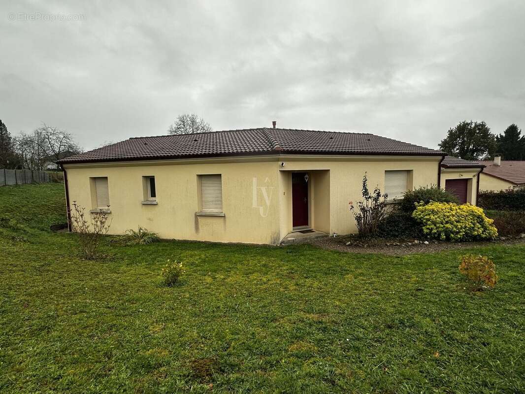 Maison à SAINT-GERMAIN-LES-BELLES
