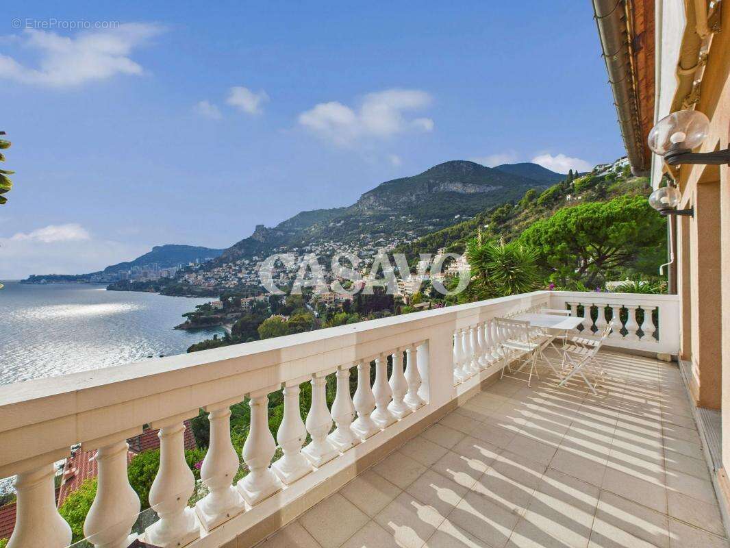 Appartement à ROQUEBRUNE-CAP-MARTIN