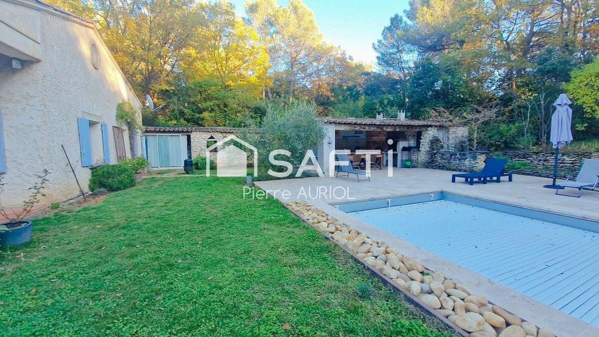 Photo 2 - Maison à MENERBES