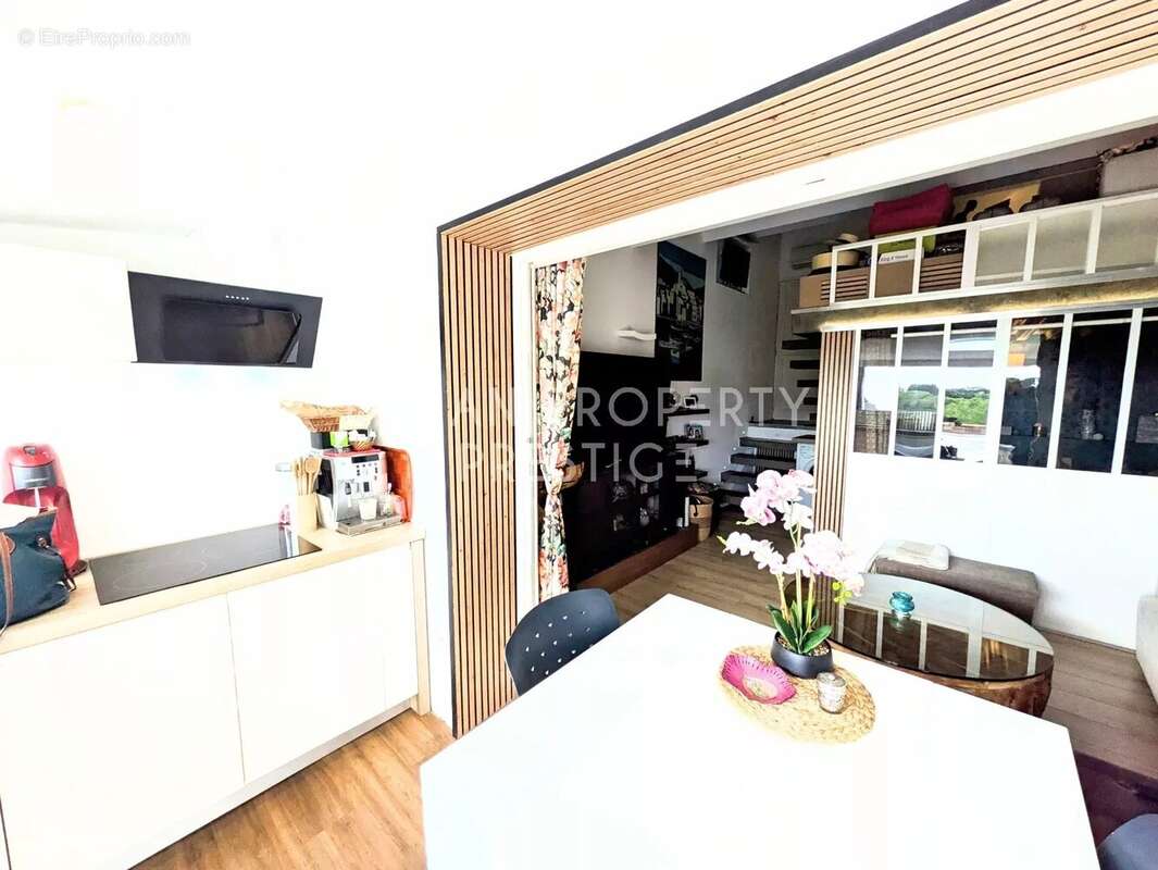 Appartement à VALLAURIS