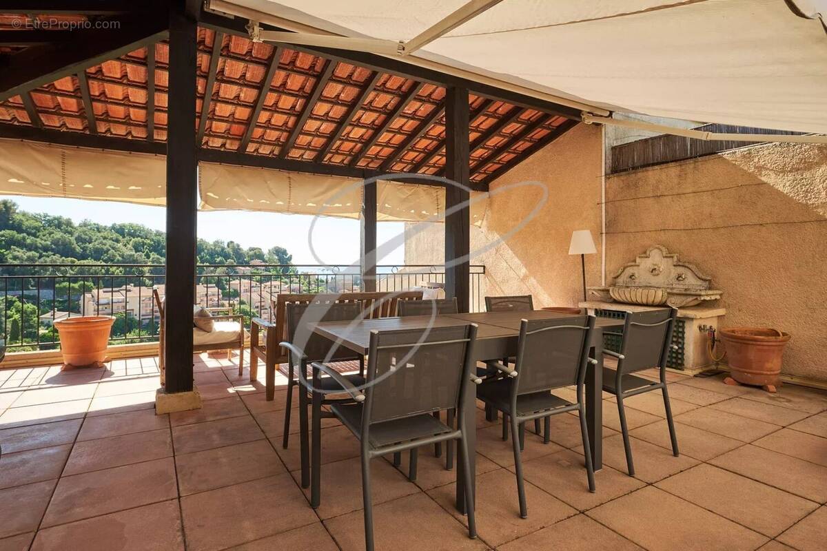 Appartement à ROQUEBRUNE-CAP-MARTIN