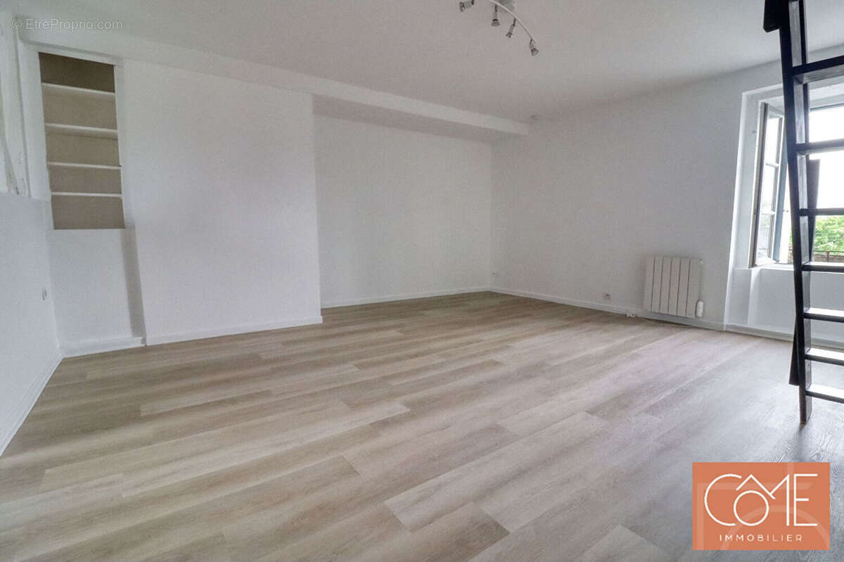 À vendre  - 35530 noyal sur vilaine - immeuble de rapport - 240 m² hab - terrain 448 m² - 6 appartements - garage - stationnemen - photo 4