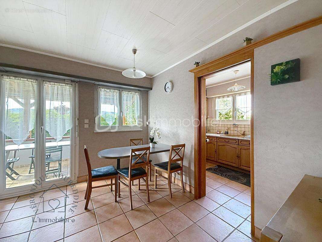 Maison 4 chambres, 3 garages, jardin, proche des commodités - photo 7