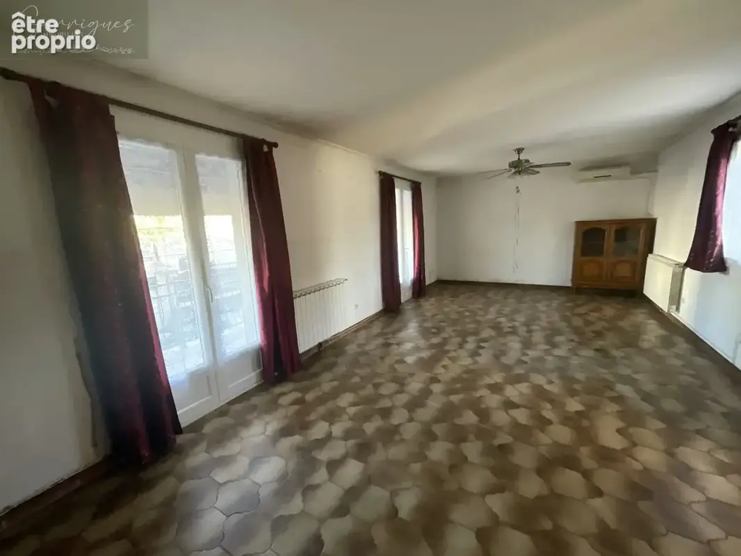 Milhaud, villa 6 Pièces. - photo 2