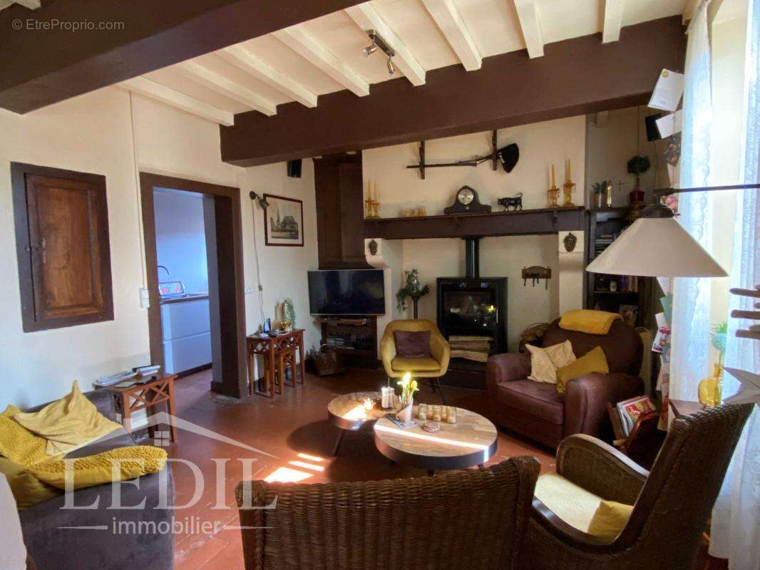 Maison à VILLENEUVE-DE-MARSAN