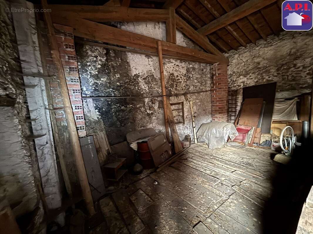 Maison à BESSEDE-DE-SAULT