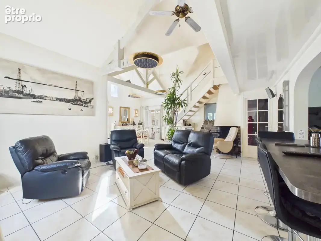 Maison familiale de caractère, vaste véranda et jardin paysager piscinable - photo 4