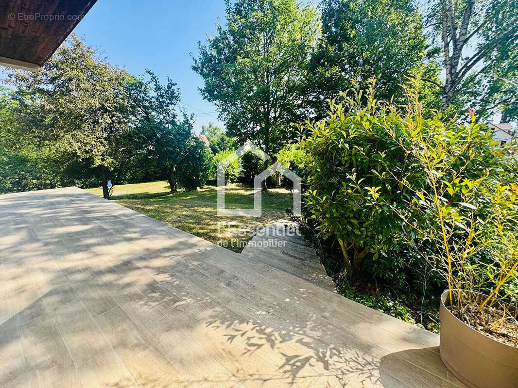 Maison à VERNEUIL-SUR-SEINE