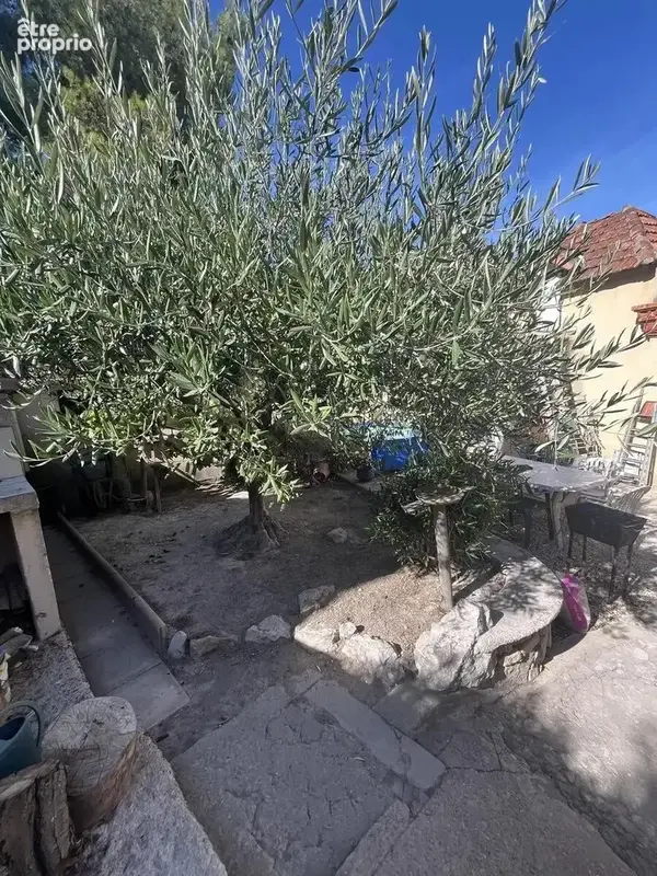L'agence VIA IMMOBILIER vous propose à Marignane Secteur Pas des - photo 2