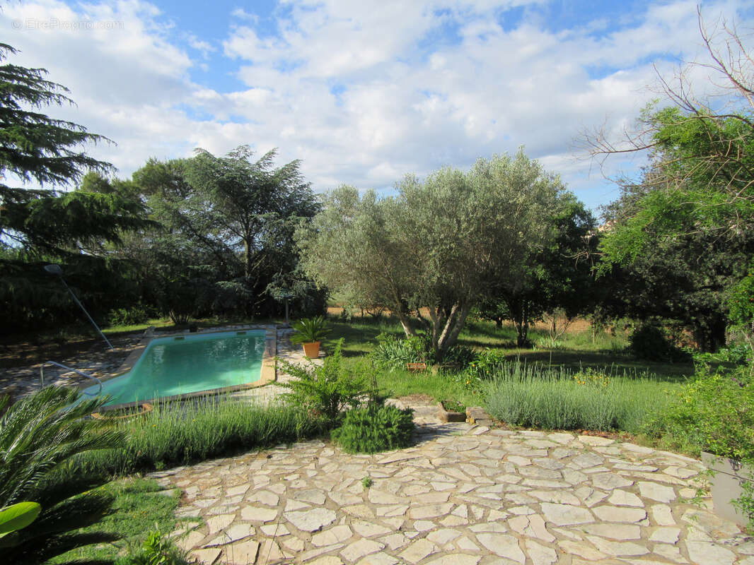 Maison à SAINT-GILLES