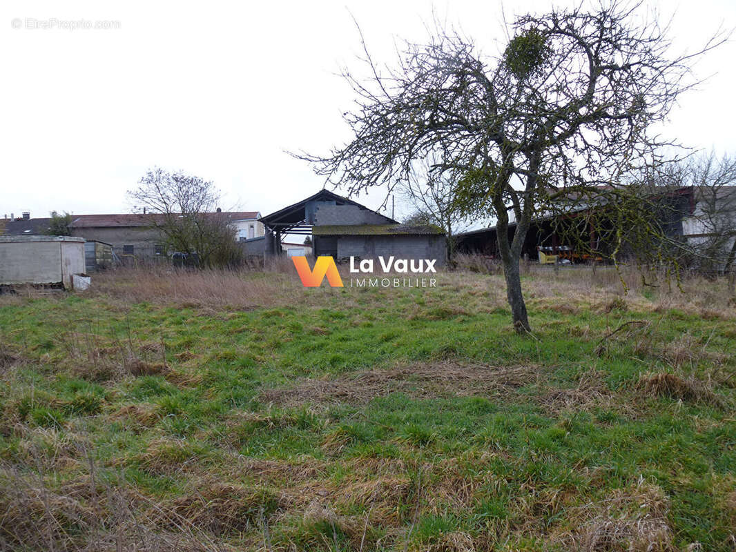 Terrain à VRONCOURT