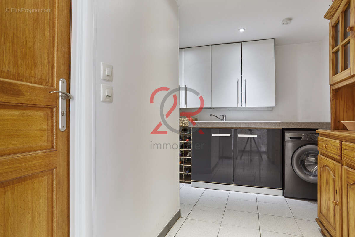 Maison familiale de 197m2 sur une parcelle totale de 691m2. - photo 12