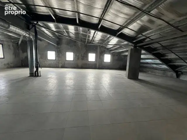 Bureau de 293 m² - photo 4
