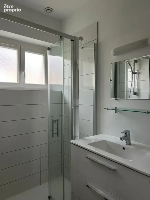 Maison rénovée avec hangar attenant et parcelle constructible - photo 8