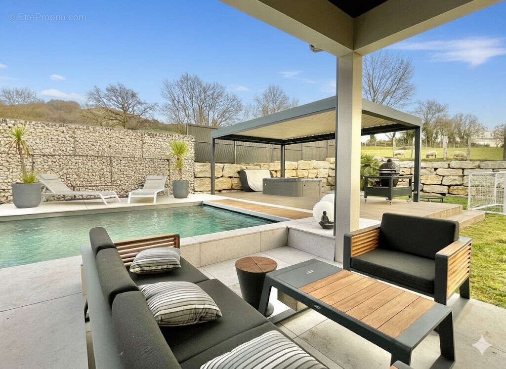 Maison à SAINT-CHEF