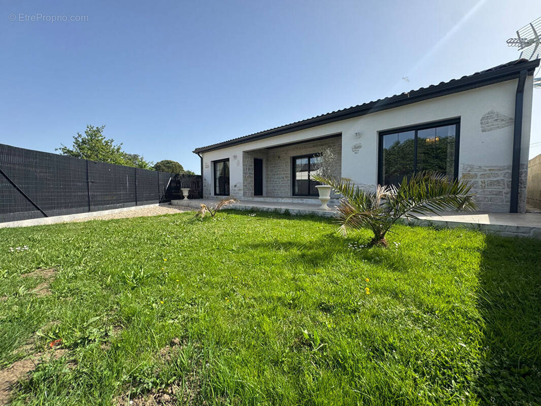 Maison à TONNAY-CHARENTE