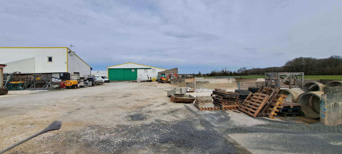 Commerce à PONT-L&#039;ABBE-D&#039;ARNOULT