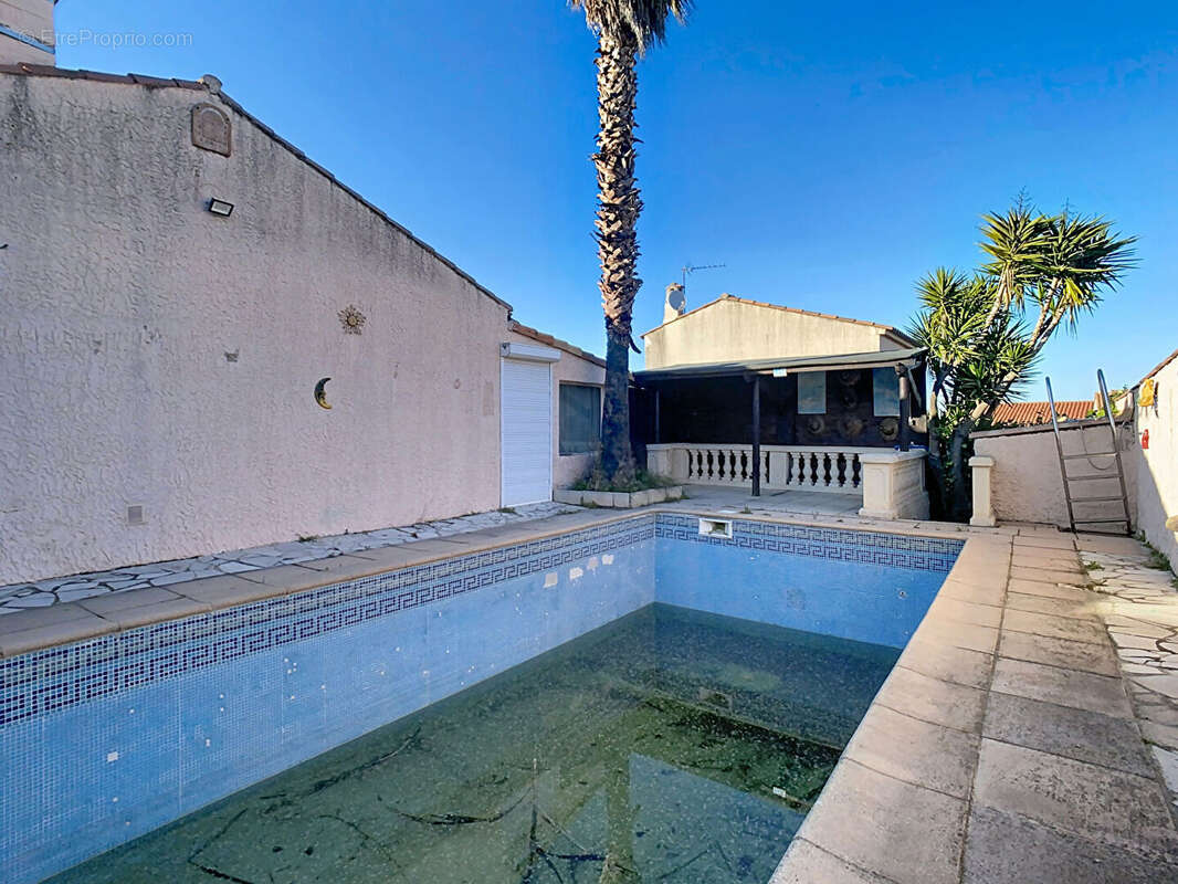 Maison à CHATEAUNEUF-LES-MARTIGUES