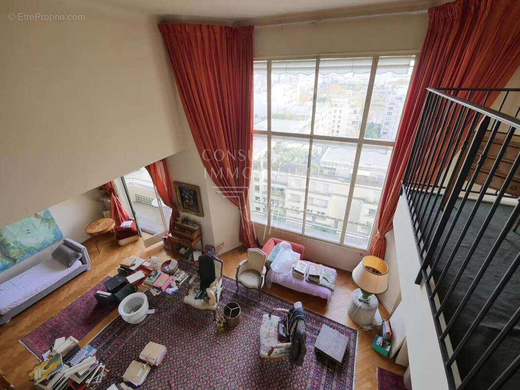 Appartement à PARIS-16E