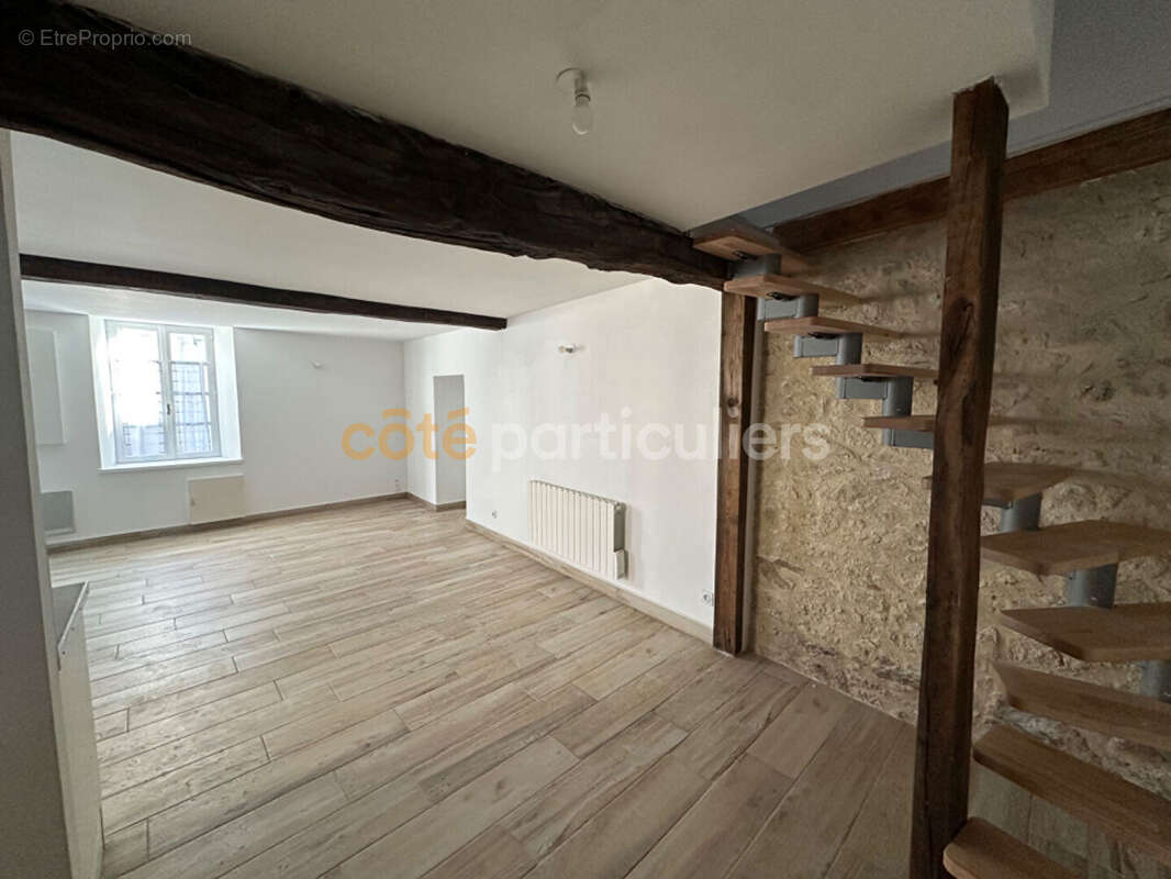 Maison à SAINT-AMAND-SUR-SEVRE