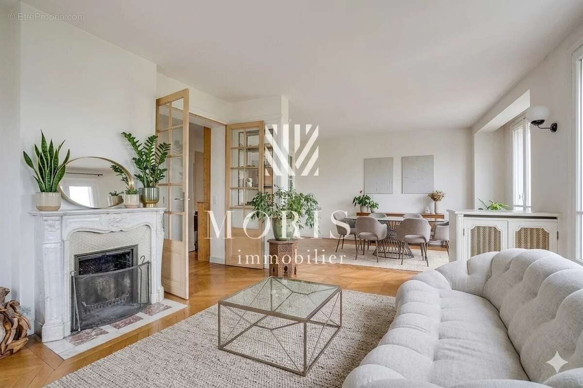 Appartement à PARIS-17E