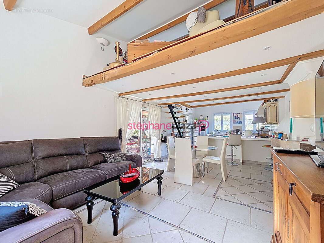 Maison à LES ADRETS-DE-L'ESTEREL