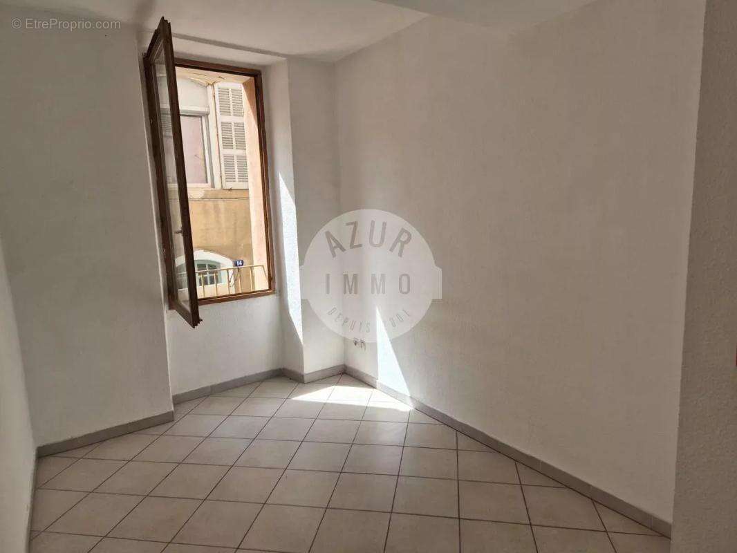 Appartement à ROQUEVAIRE